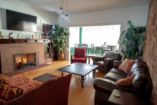 Bootlegger House Sleeps 10-20 Free TV & Parking - Chicago - 0