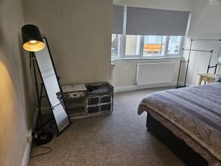 Leigh-on-Sea Retreat - 2 Bedroom Apartment - Leigh-on-Sea - 4