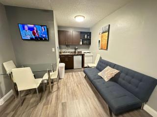 Sheridan Guesthouse - Dania Beach - 8