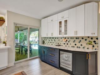 Amazing 5 bed house w pool, jacuzzi and your own boat - Lighthouse Point - 2