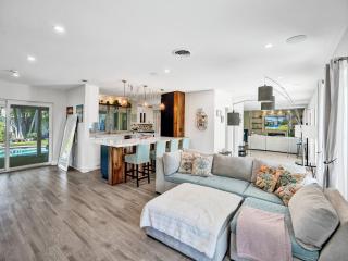 Amazing 5 bed house w pool, jacuzzi and your own boat - Lighthouse Point - 8