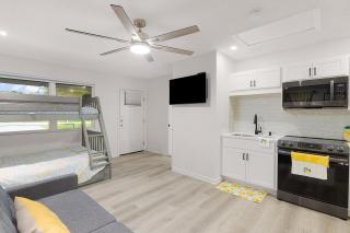 Lemon Squeeze Studio - Belleview - 5