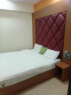 Hotel airport annex - 8