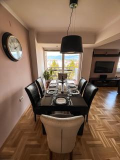 Centre Luxury Apartment - 9