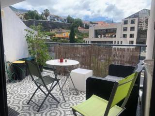 House in the Heart of Funchal with big balcony - Funchal - 7
