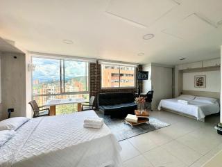 Apto Familiar in poblado - Medellín - 4