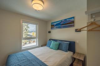 Skyline Peaks- 2 Townhouse Combo - Mountain View AC-Pool-Hot Tub - Canmore - 1