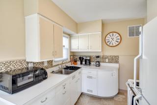 Quaint Cedar Rapids Home, 4 Mi to Downtown! - Cedar Rapids - 4