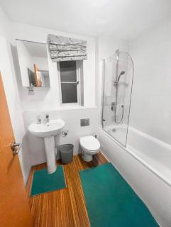 Private Rooms at Oxley Comfy House - Milton Keynes - Near M1 J14 - Broughton - 7