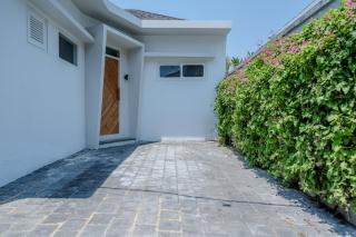 Villa Mylandro - Beautiful 3BR Private Villa with Pool in the Heart of Canggu - Canggu - 1
