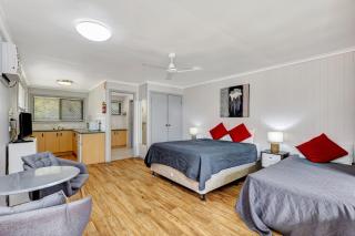 Sanctuary Lakes Fauna Retreat - Hervey Bay - 1