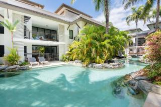 A Well-deserved Beachside Resort Retreat - Port Douglas - 0