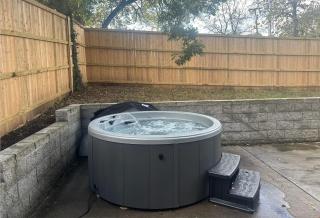 Modern Stunner 5 min to DT Hot Tub Rooftop Views - Nashville - 8