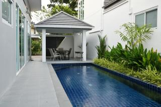 Green Lung Pool Villas Bangkok - 1