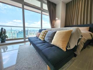 Kuching Town DeSunset - Balcony with Amazing View - Kuching - 2
