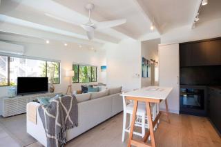 Beach Retreat Chic: Poolside on the Esplanade - Port Douglas - 5