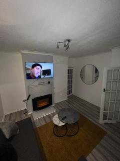 a two bedroom cosy hideaway based in greenwich - 1
