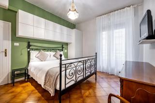 YID comfortable with lift - Florence - 7