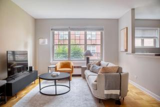 Evanston 2br w courtyard nr Northwestern beach CHI-956 - Evanston - 0