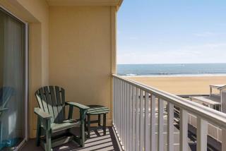 Howard Johnson by Wyndham Ocean City Oceanfront - Ocean City - 1