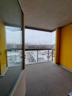 Kotimaailma - Avara ja valoisa studio Vantaalla - 2