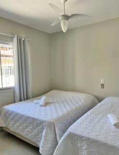 Casa com piscina em Itapema próximo a praia - 2
