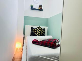 Flexible Small Partition Room Near MOE - 8