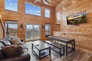 Four-Bedroom House - Gatlinburg - 0