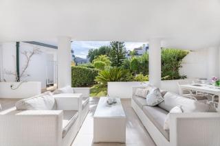 Amazing 4 bed beachfront Dominion Beach RDR358 - 1