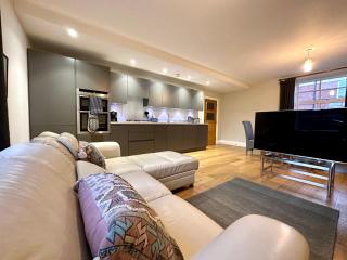 Desirable 2 Bedroom Apartment in Bicester that sleeps 5 - Bicester - 0