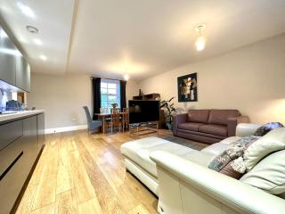 Desirable 2 Bedroom Apartment in Bicester that sleeps 5 - Bicester - 9