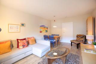 Edinburgh Central 2-Bedroom Old Town Apartment - 8