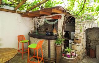 Gorgeous Home In Donje Selo - 7