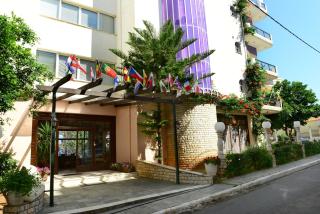 Elegant Beach Hotel - Kyparissia - 2