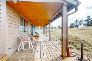 Mountain-View 3BR with Fireplace, Games, and Grill - 7