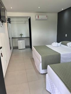 O BEIRA MAR PRAIA HOTEL está LOCALIZADO na ORLA, na PRAIA DE TAPERAPUAN, CAFÉ INCLUSO, Wi-Fi 500mb, PISCINAS, Estacionamento Privativo, Ar Condicionado Split, SMART TV, Frigobar, - Porto Seguro - 4