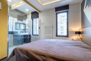 Midtown Artistic Apartment - Budapest - 3