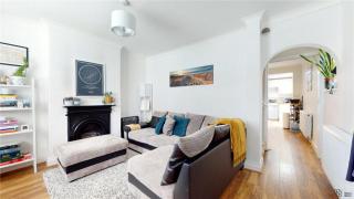 Charming 2-Bedroom Flat in the Heart of Cro London ER1 - 0