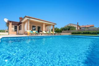 Villa Amalee by Villa Plus - Ližnjan - 4