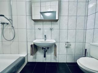 Monteurzimmer - Worker's accommodation - ZIMMERzuVERMIETEN in Lengnau BE - Lengnau - 9