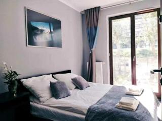 airport comfy guest home - Warsaw - 6