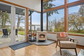 Sunny Blue Beach House - 4