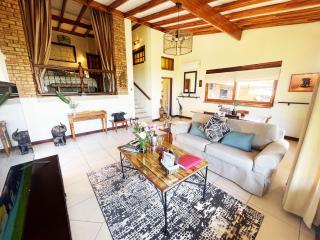Luxury Boutique Nature Stay! Northcliff - Sunset Views, Solar, Work, Pool - 1