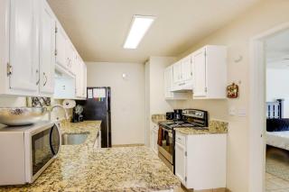Sunny San Antonio Home with Backyard and Patio! - San Antonio - 4