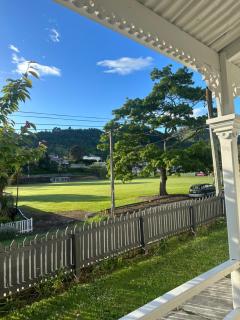 Private sunny Nelson retreat with panoramic views & walk to CBD - 9