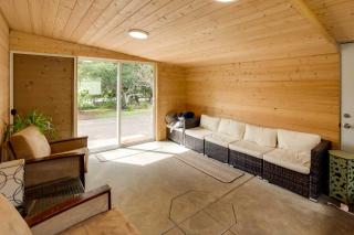 Brookings Home with Deck, half Mi to Harris Beach! - Brookings - 1