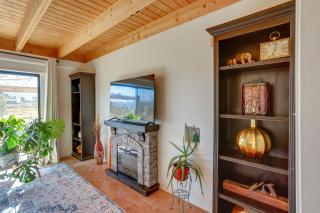Cortez Retreat with Hot Tub - 11 mi to Mesa Verde! - 6