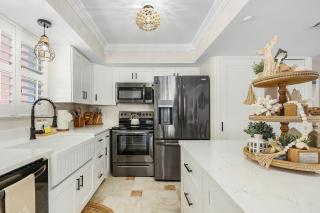 Welcome to Beach Villa's # 606 Vacation Rental - 250 Estero Blvd condo - Fort Myers Beach - 2