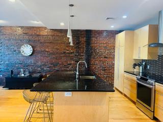 Boston North end Harbor View condo. FREE PARKING - 7