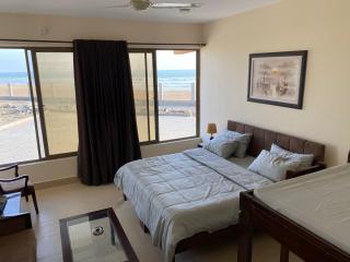 Gold Coast Beach Resort, Kund Malir - - 0